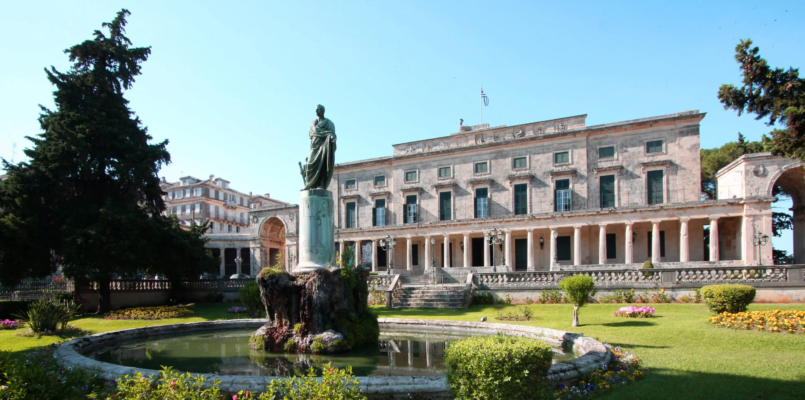 museum ans statue corfu